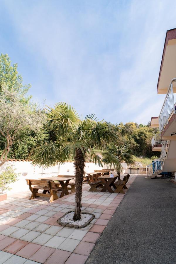 Villa Katharina Utjeha Ngoại thất bức ảnh